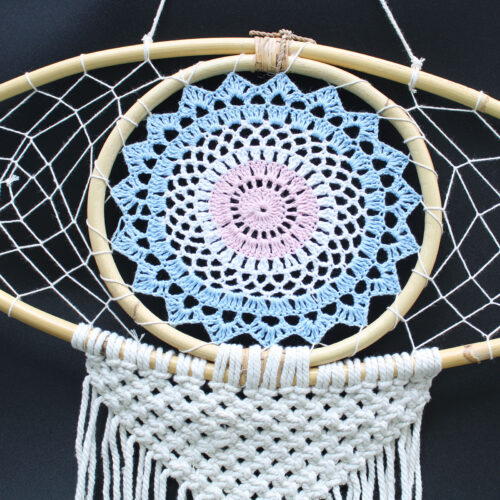 Filtro de sonhos de Bali com macramé - 70x23 cm - azul, branco e rosa 1