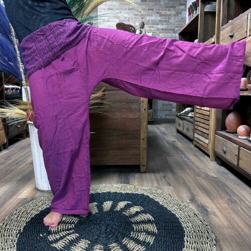 calças para yoga pescador com mantra de mandala roxo